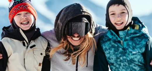 Alpe d'Huez dzieci Francja Alpy uśmiechy snowboard