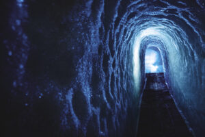 jaskinia les 2 alpes ice cave