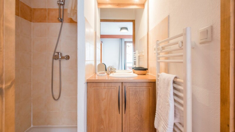 Snowee MMV Montgenevre shower