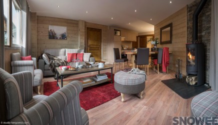 Snowee Les Menuires Sapiniere living room