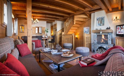 Les Menuires Sapiniere living room fireplace