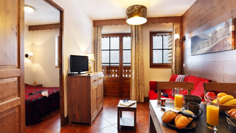 Chatel Grand Lodge apartament salon z kuchnia