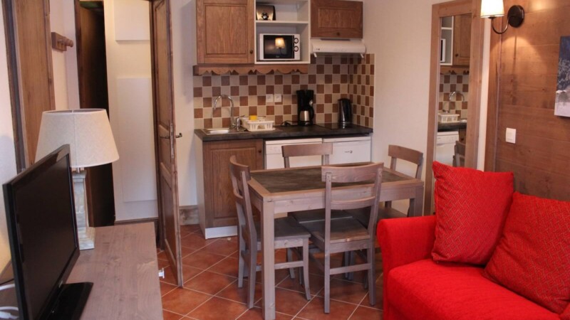 Chatel Portes du Soleil apartament salon z kuchnia