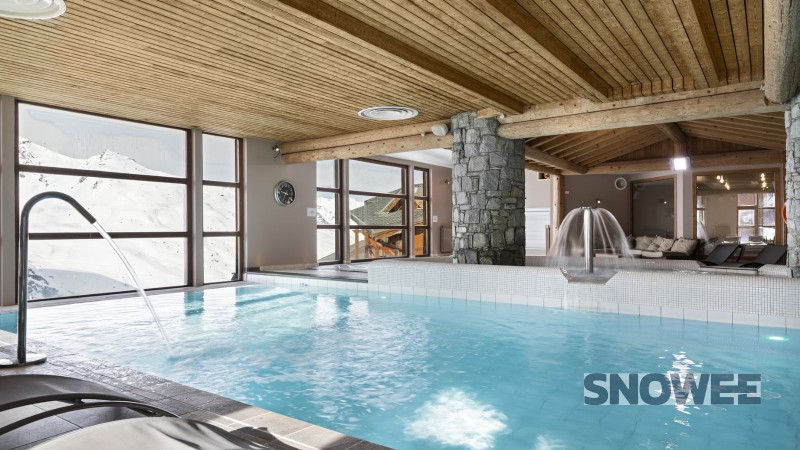 piscine les balcons val thorens