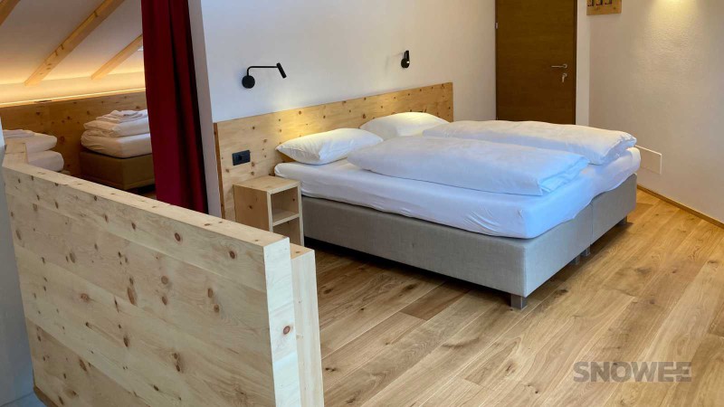 wygodna sypialnia włochy tyrol snowee wyjazdy na narty