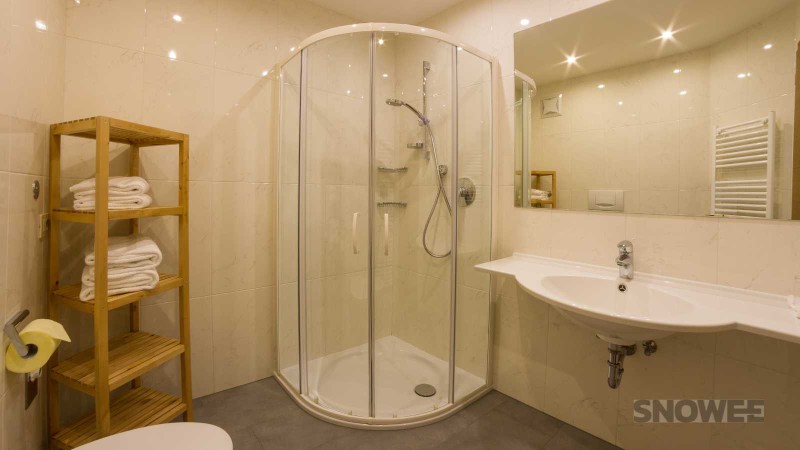 kabina prysznicowa łazienka włochy snowee narty