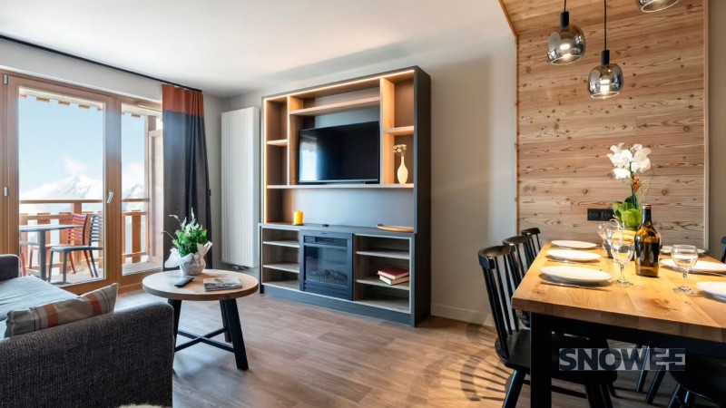 salon balkon tv snowee wyjazdy na narty i snowboard w alpy