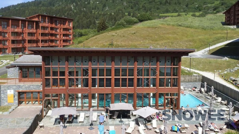 outdoor swimingpool edearcs les arcs snowee