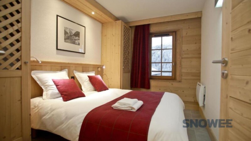 bedroom sypialnia double bed chatel francja szwajcaria