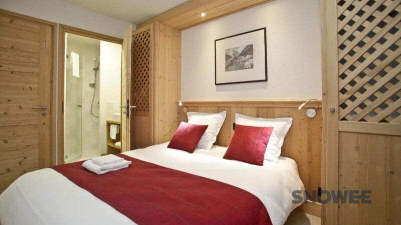 bedroom sypialnia double bed chatel francja szwajcaria