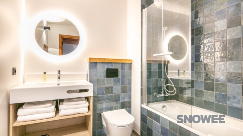 bathroom łazienka snowee alpy snowboard